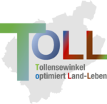 Logo des TOLL-Projekts. Die Schrift "TOLL Tollensewinkel optimiert Land-Leben" vor dem Umriss des Amtes